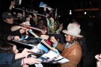 rango-premiere-johnny-depp-fans-03