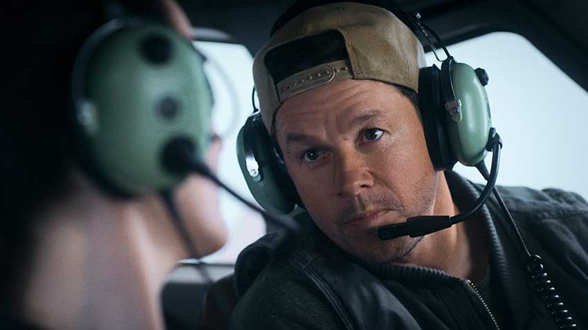 Fligh Risk movie review Mark Wahlberg