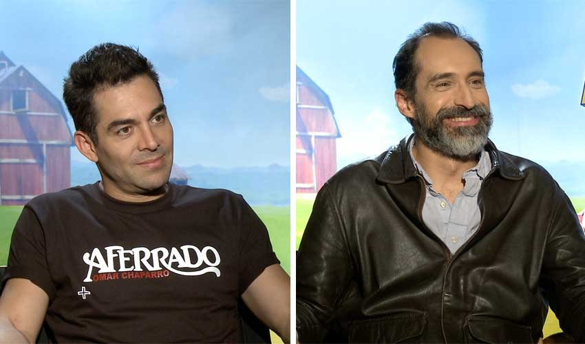 Omar Chaparro Demian Bichir Interview Un Gallo Con Muchos Huevos