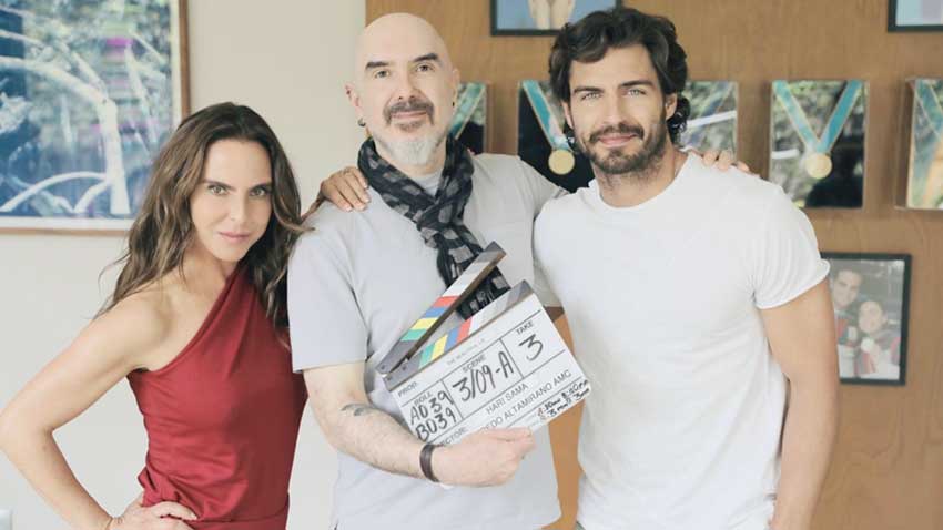 From Left to Right: Kate del Castillo, Director Hari Sama and Maxi Iglesias.  Photo Credit: Pedro Flores, courtesy of Pantaya/ Endemol Shine Boomdog   